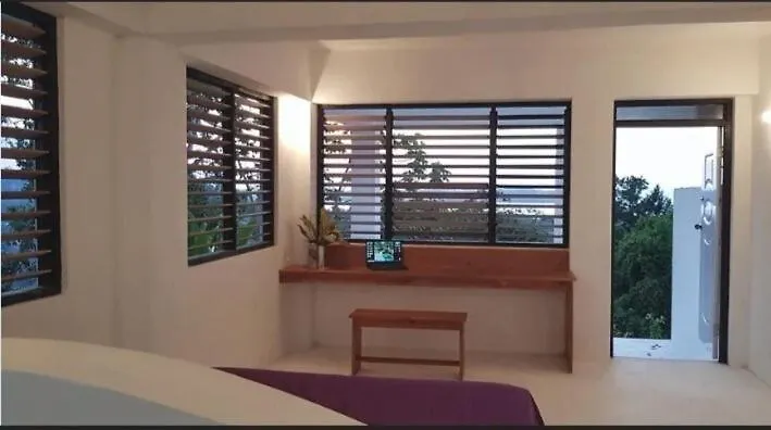 Private Hilltop - Garden Apartment - Orange Bay 牙买加